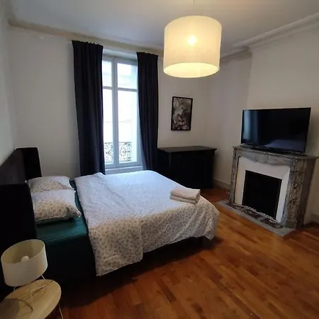 Logement Familial Hyper Centre Nancy Exterior photo